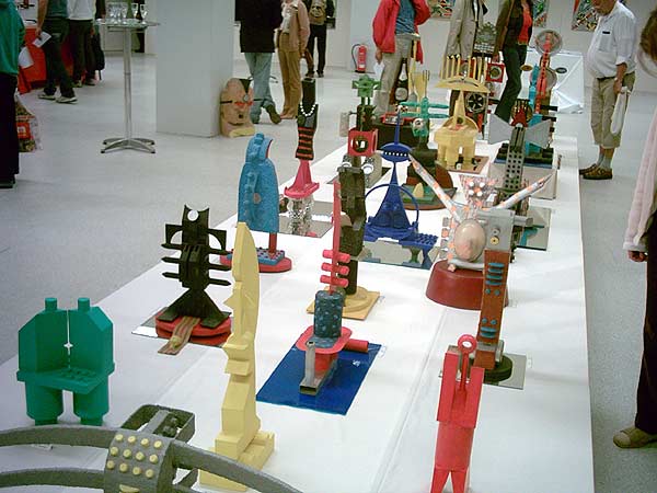 "Ready Mades" in an exhibition in a department store in Hamburg