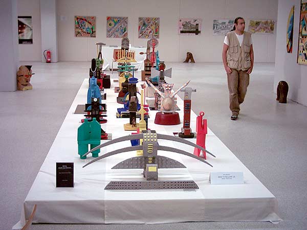 "Ready Mades" in an exhibition in a department store in Hamburg